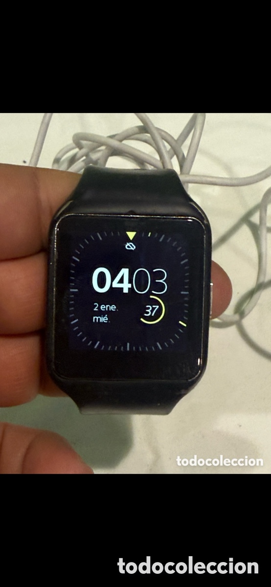 Relojes: Smartwatch Sony digital t&aacute;ctil funcionando con cable de carga original - Foto 2