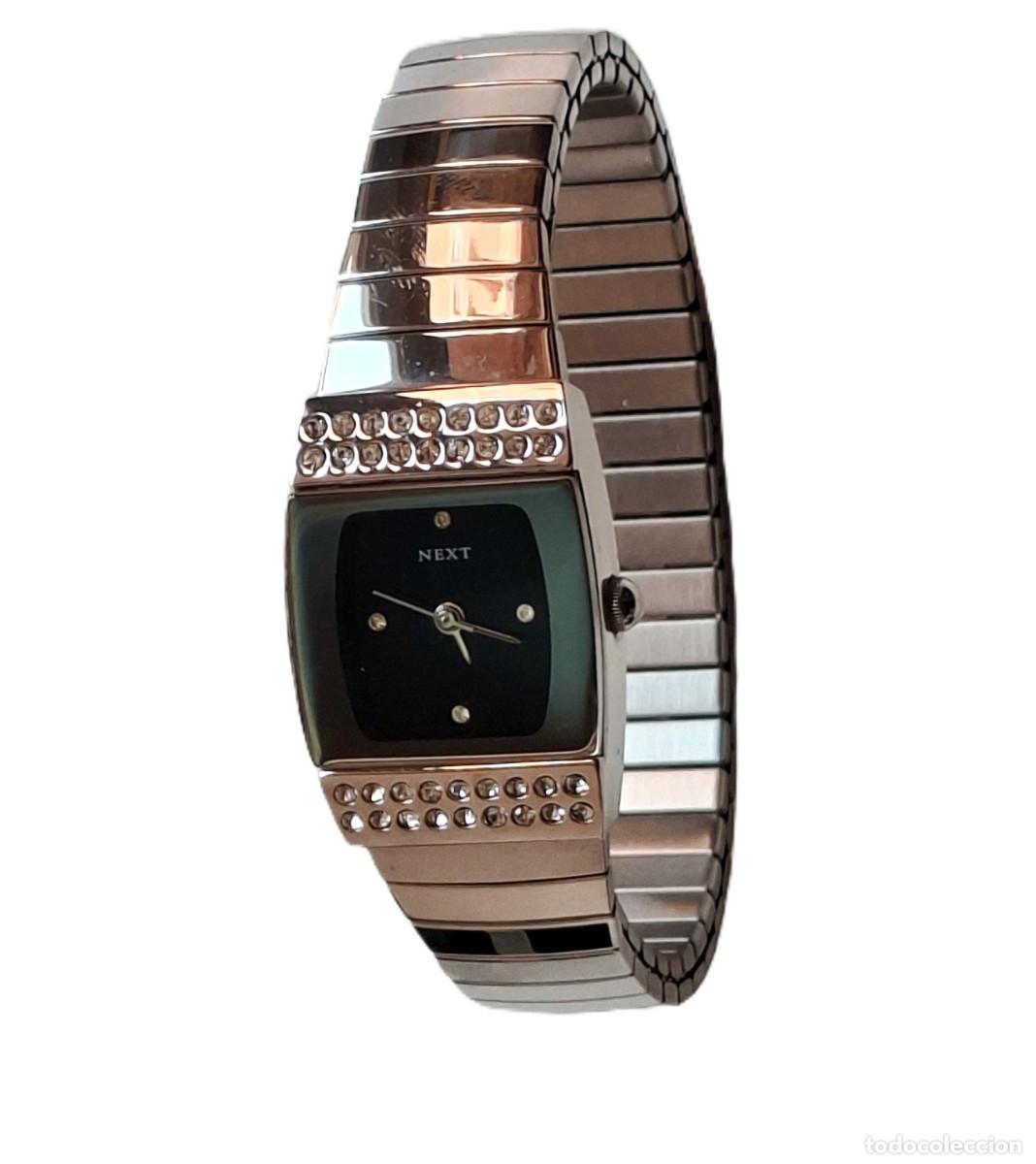 Watches: RELOJ ANALOGICO DE MUJER NEXT - PLATEADO CON CORREA ELASTICA Y CRISTALES - NUEVO EN CAJA ORIGINAL