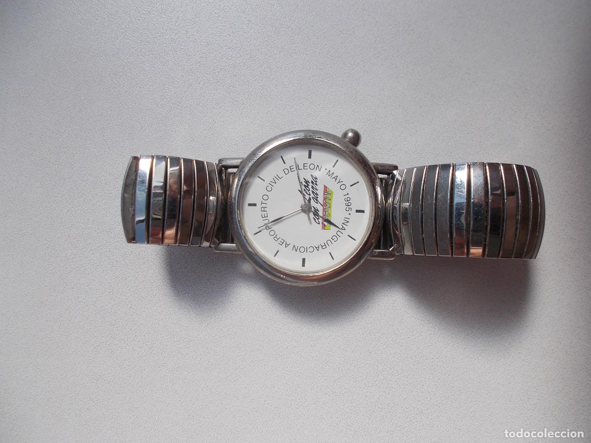 Relojes: Reloj conmemorativo de la inauguraci&oacute;n del aeropuerto de Le&oacute;n