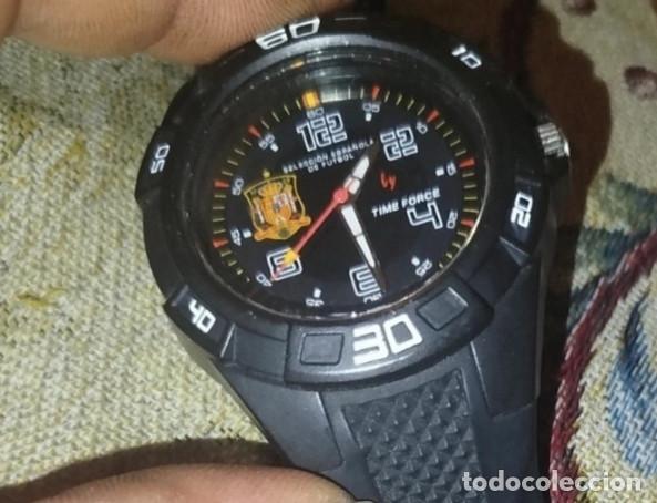 Relojes: Reloj Time Force Espa&ntilde;a con 2 fundas roja y negra.