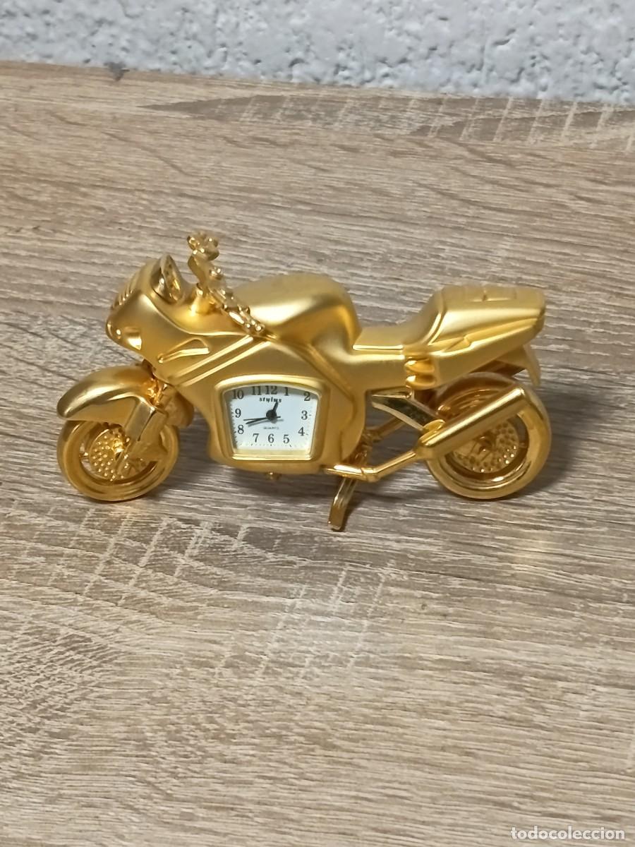 Relojes: MOTO RELOJ DE COLECCI&Oacute;N MARCA STYLUS EN METAL DORADO