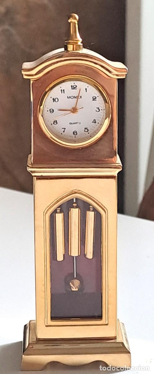 Relojes: MINI RELOJ CON DISE&Ntilde;O DE RELOJ DE PIE DORADO