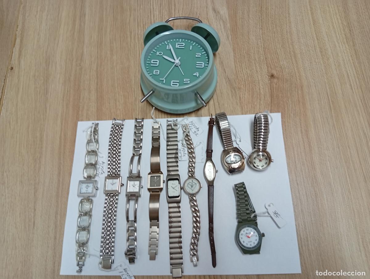 Relojes: Lote de relojes de pulsera y despertador, todos funcionan