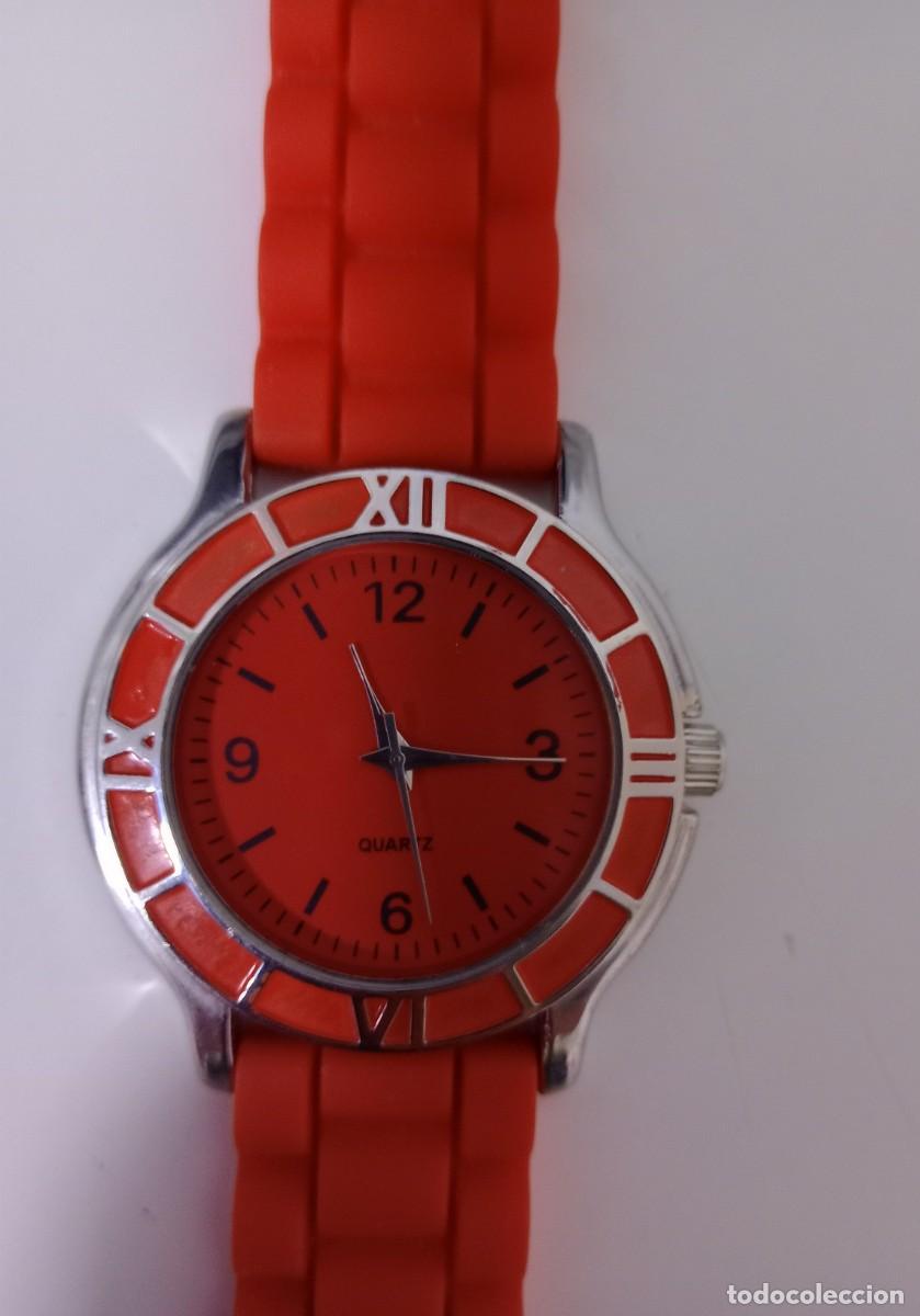 Relojes: Reloj analogico rojo raro sin marca - Foto 1