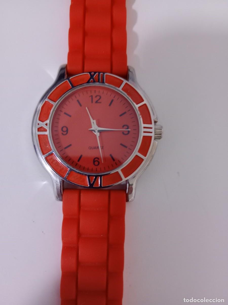 Relojes: Reloj analogico rojo raro sin marca - Foto 2
