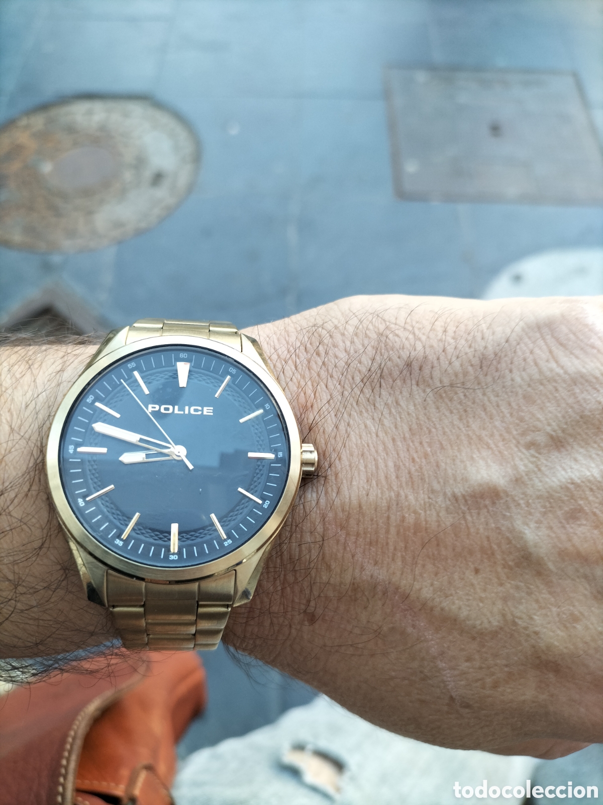 Relojes: Reloj Police dorado en buen estado