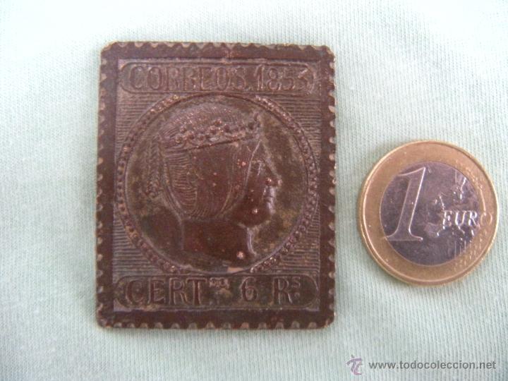 Reproducciones billetes y monedas: SELLO DE BRONCE ISABEL II - Foto 3