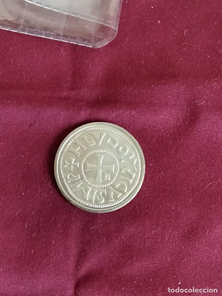 Reproducciones billetes y monedas: MONEDA DE PLATA CAROLINGIA - Foto 2