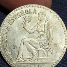 Reproducciones billetes y monedas: ANTIGUA MONEDA PLATA UNA PESETA 1923 GOVIERNO PROVISIONAL REPRODUCCIÓN. Lote 362679720