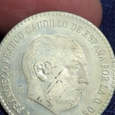 Reproducciones billetes y monedas: ANTIGUA MONEDA PLATA UNA PESETA 1947 FRANCISCO FRANCO CAUDILLO REPRODUCCIÓN. Lote 362680000