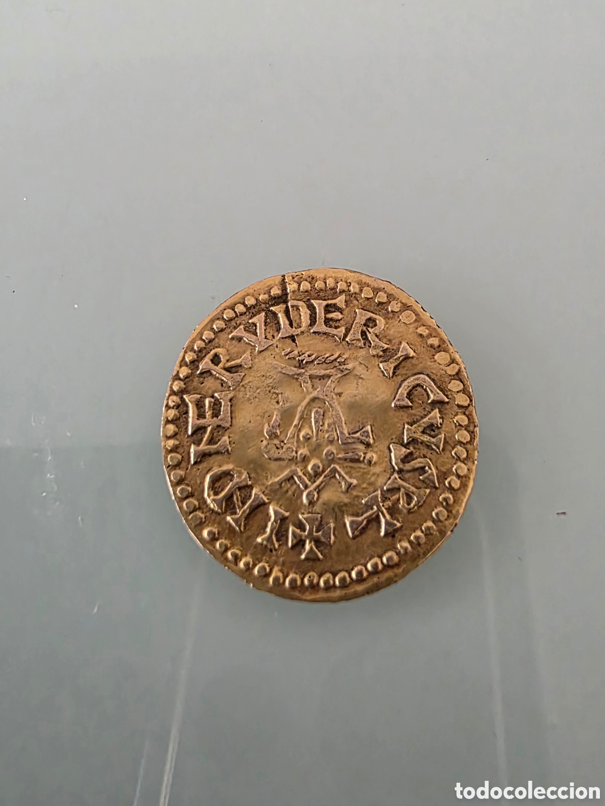 Reproducciones billetes y monedas: R&eacute;plica de Tremis visigodo, en oro