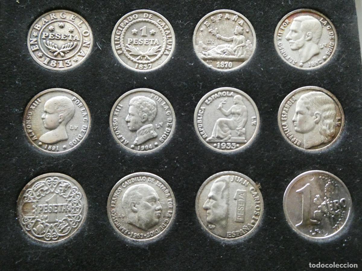 Reproducciones billetes y monedas: ESTUCHE COLECCI&Oacute;N 12 MONEDAS DE LA PESETA AL EURO. LA VANGUARDIA A&Ntilde;O 2002. 110GR