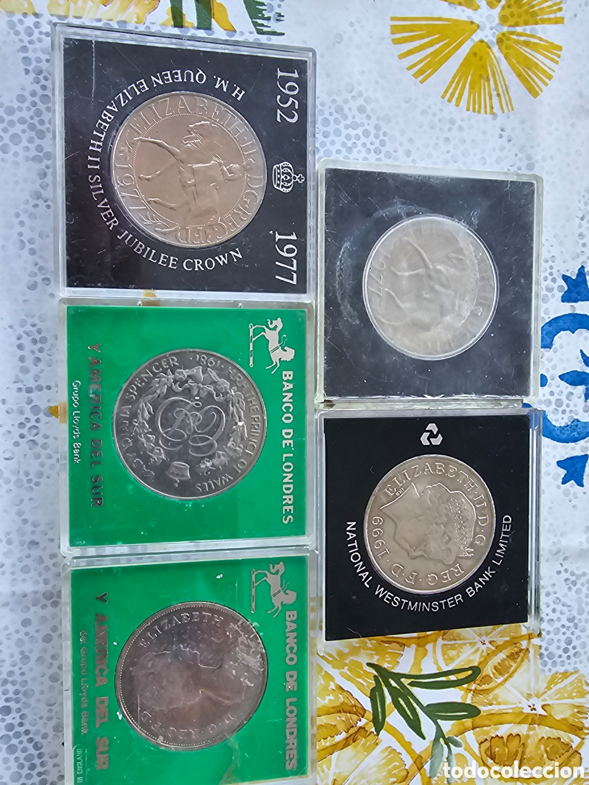 Reproducciones billetes y monedas: Replicas de monedas de elizabeth