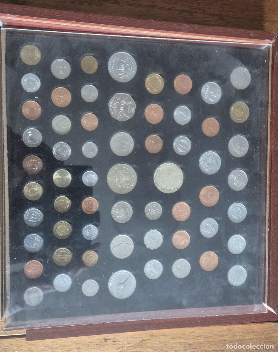 Reproducciones billetes y monedas: Muestrario de monedas diversas