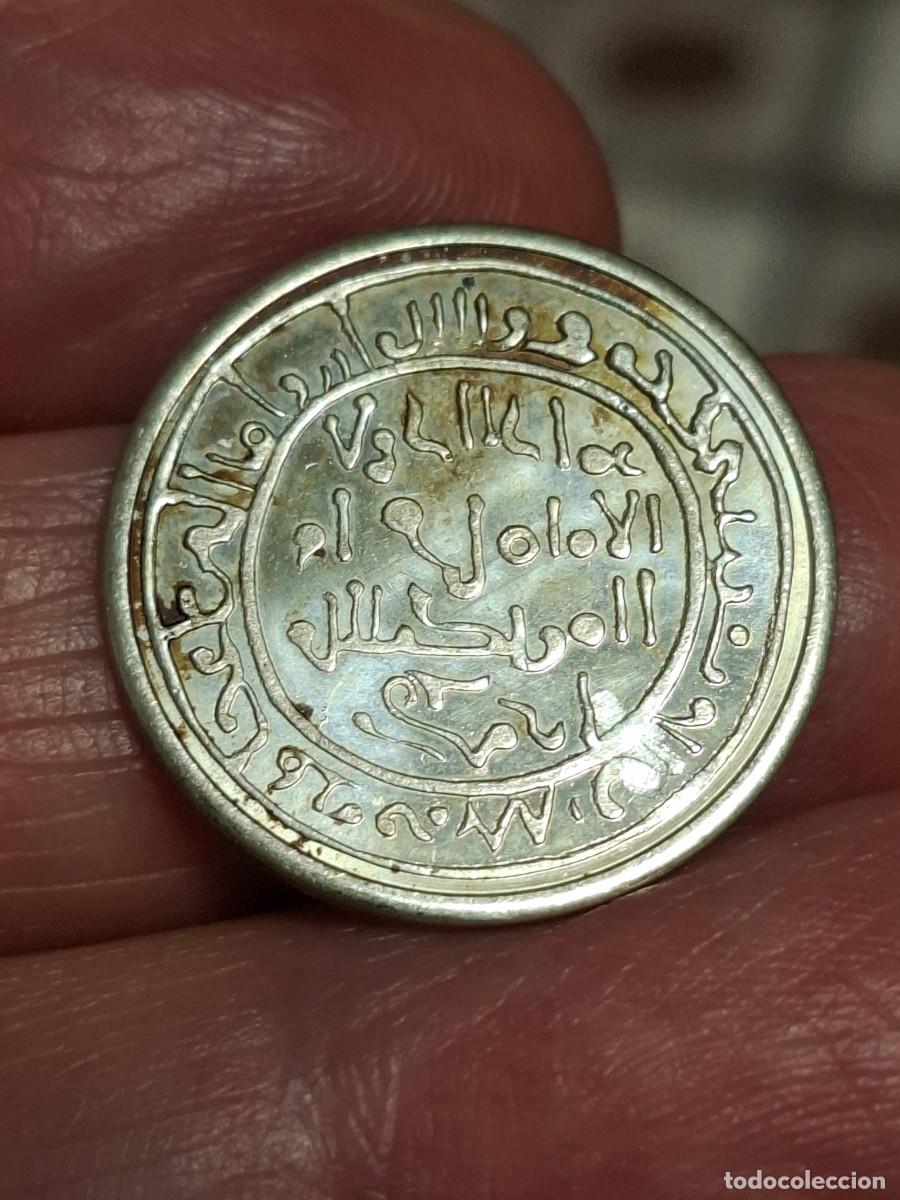 Reproducciones billetes y monedas: MONEDA DE 1 DIRHAM HISPANO-ARABE DE LA TAIFA DE ZARAGOZA - Foto 2