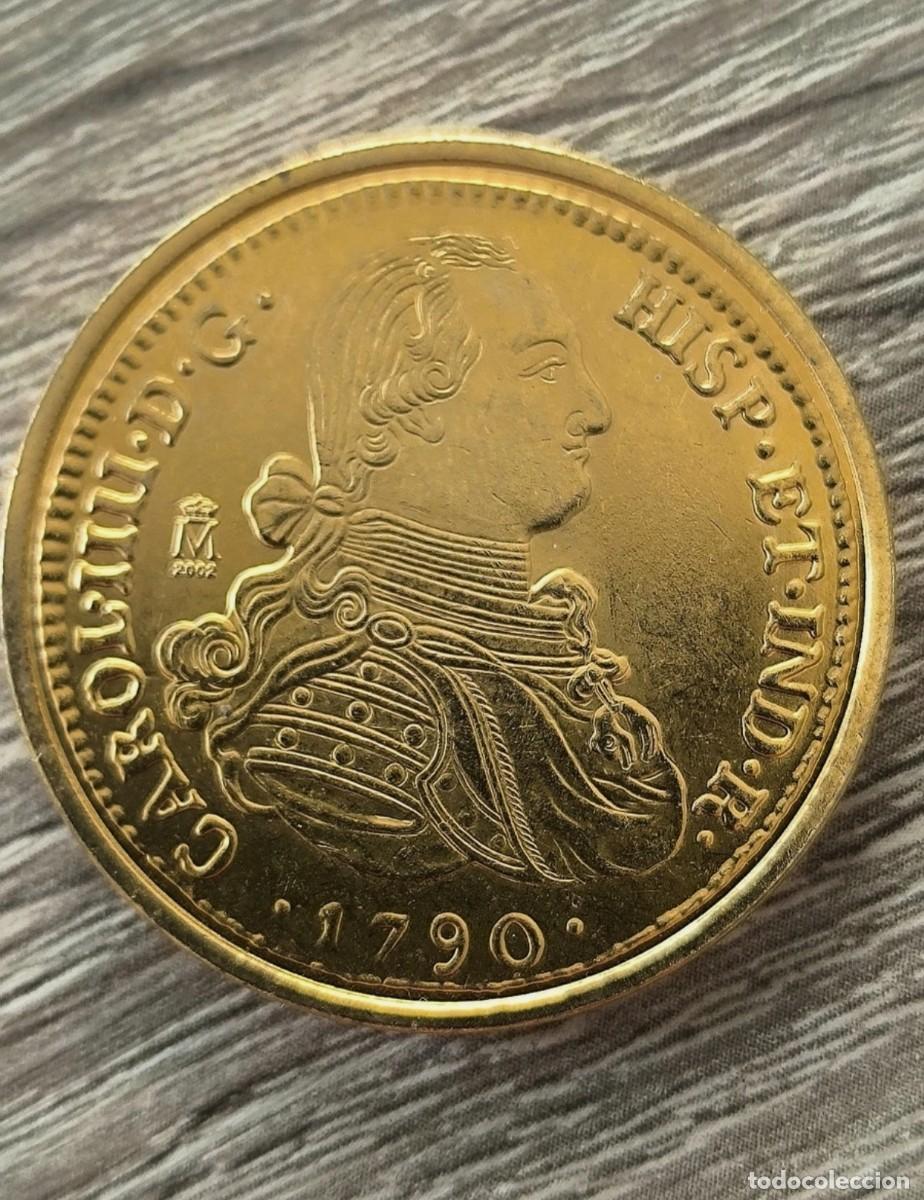 Reproducciones billetes y monedas: R&eacute;plica Excepcional: 8 Escudos Carlos IV 1790 - Acabado Dorado de Colecci&oacute;n