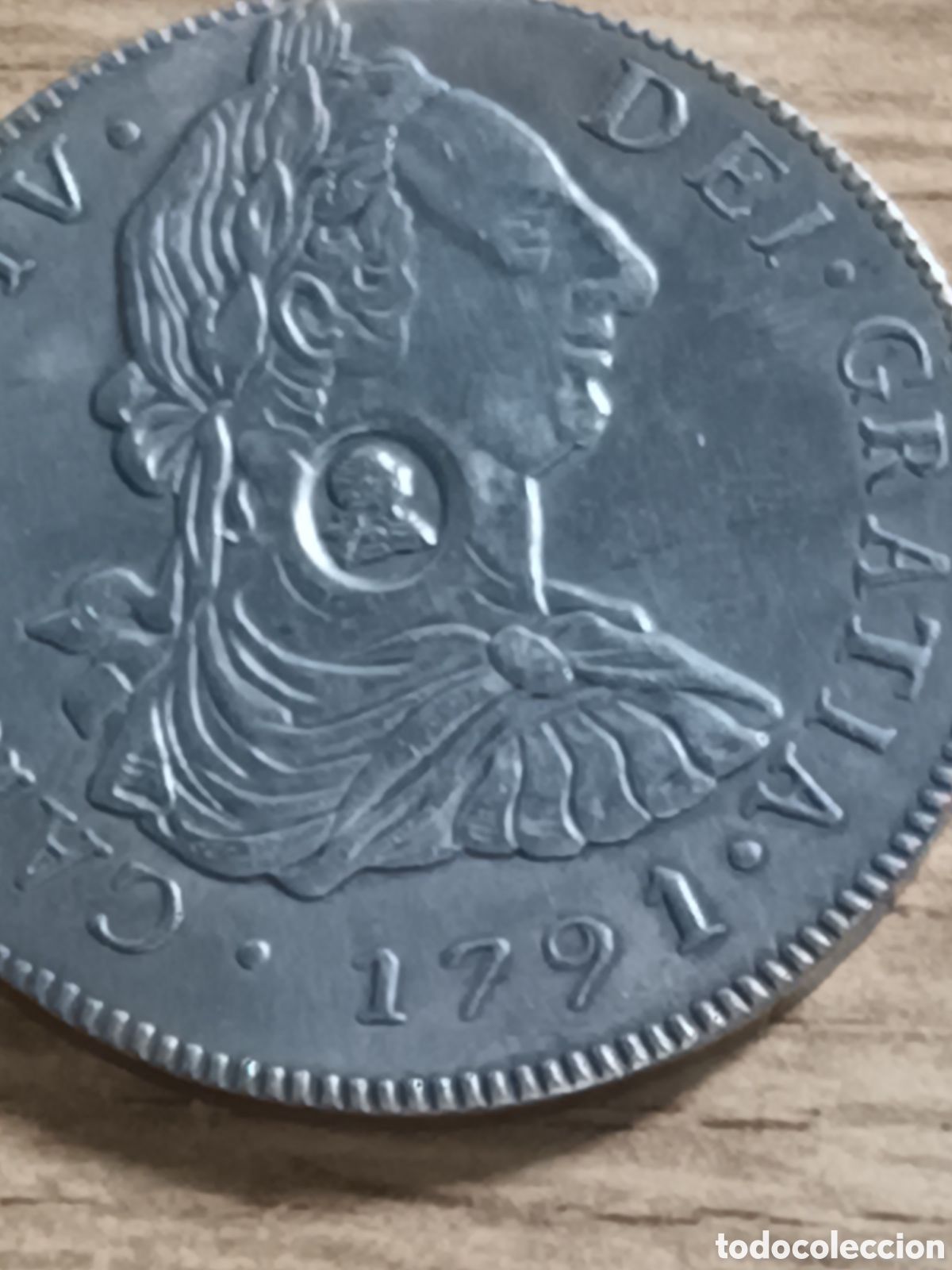 Reproducciones billetes y monedas: REPLICA PERFECTA DE MONEDA DE CARLOS IV 8 REALES ROSELLO INGLATERRA