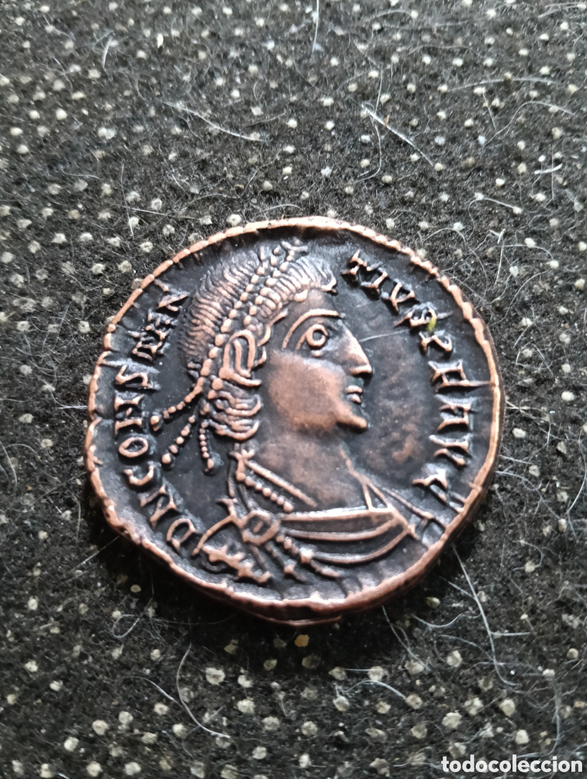 Reproducciones billetes y monedas: R&eacute;plica de una moneda romana, comprada en el mercado medieval de Montblanc (Tarragona) mide 4 cm de