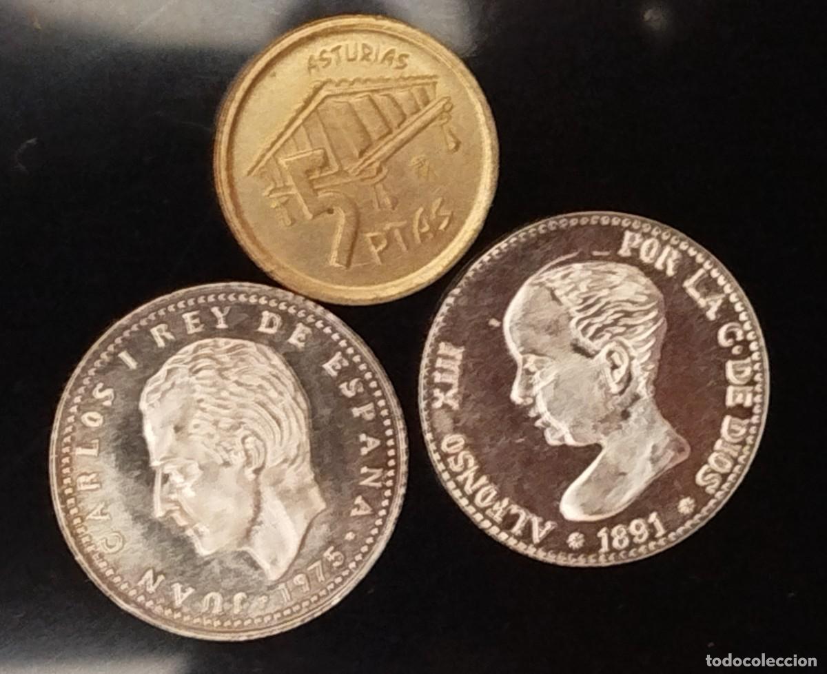 Replikate von Banknoten und M&uuml;nzen: Dos monedas de 1 peseta en Plata de Ley (facs&iacute;mil) y 5 pesetas 1995 Asturias