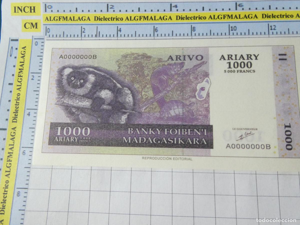 Reproducciones billetes y monedas: BILLETE FACS&Iacute;MIL. COLECCI&Oacute;N TODOS LOS BILLETES DEL MUNDO. 1000 ARIARY MADAGASCAR 2004. 43