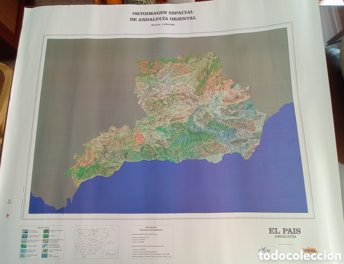 Sammeln von Plakaten	: 2 P&oacute;sters de El Pa&iacute;s con mapa por el Instituto Geogr&aacute;fico Nacional.
