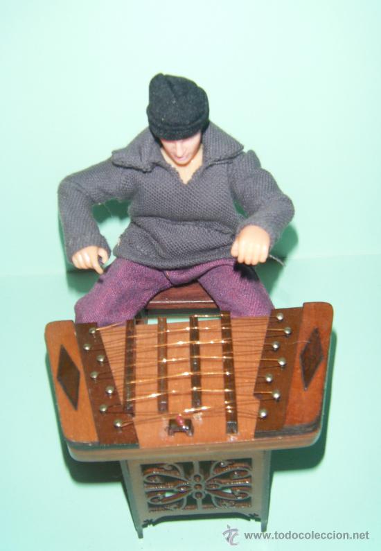 Reproducciones figuras de acci&oacute;n: INSTRUMENTO - Foto 1