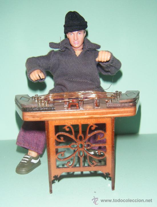 Reproducciones figuras de acci&oacute;n: INSTRUMENTO - Foto 2