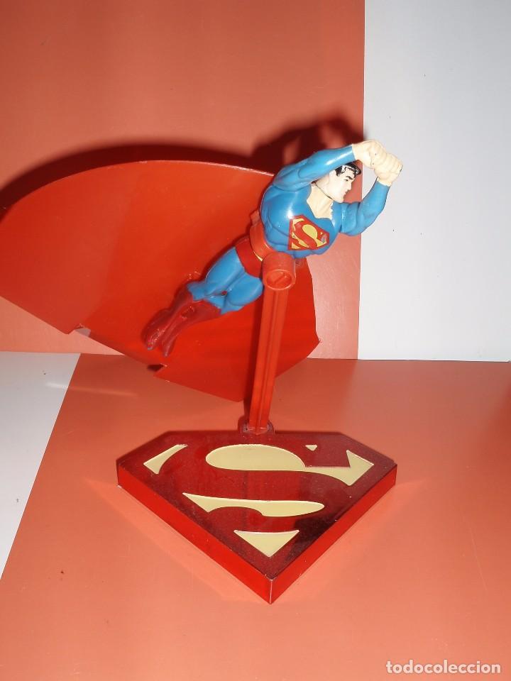 Reproducciones figuras de acci&oacute;n: FIGURA SUPERMAN CON BASE - Foto 1