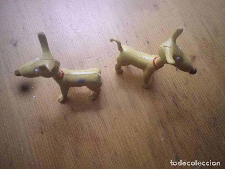 Reproducciones figuras de acci&oacute;n: 2 PERROS  DE  PELICULA - Foto 1