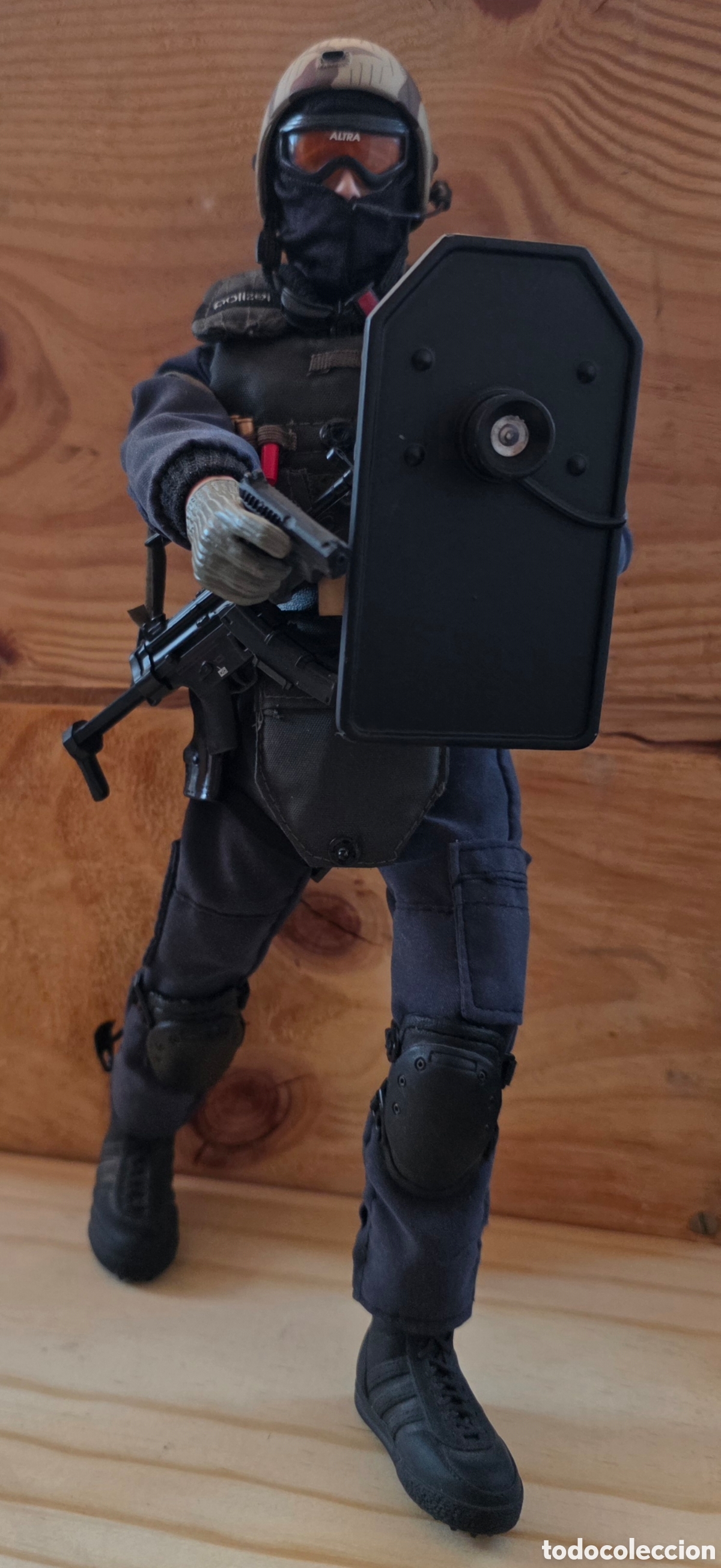 Reproducciones figuras de acci&oacute;n: Figura Acci&oacute;n 1/6 GSG-9 Polic&iacute;a Elite Alemana - Elite Force (BBI) - Azul