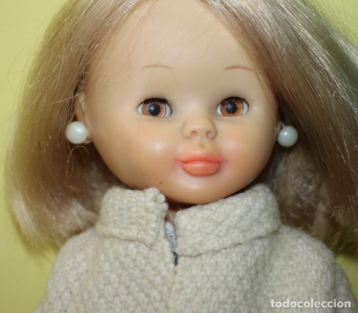 Reproducciones mu&ntilde;ecas espa&ntilde;olas: R&eacute;plica de los pendientes de perla de Nancy 70 - Foto 1