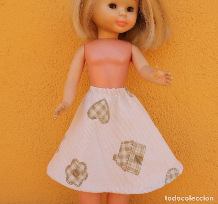 Reproducciones mu&ntilde;ecas espa&ntilde;olas: Falda de pana para Nancy - Foto 1
