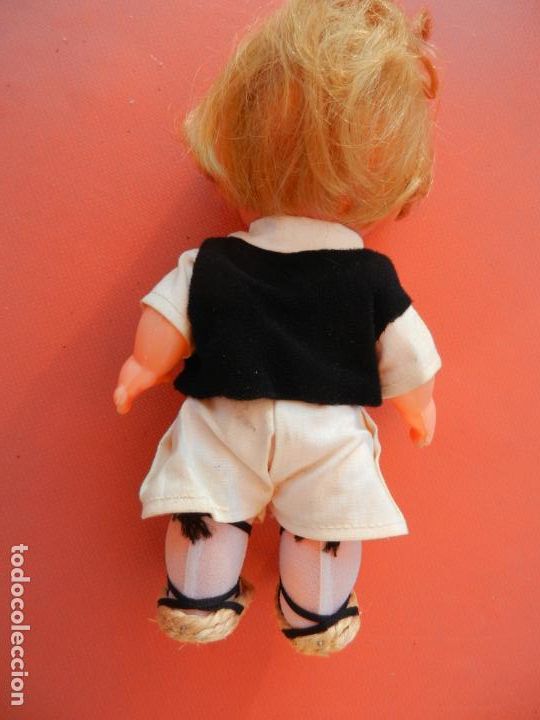 Reproducciones mu&ntilde;ecas espa&ntilde;olas: MU&Ntilde;ECO TRAJE T&Iacute;PICO DE ESPA&Ntilde;A. - Foto 3