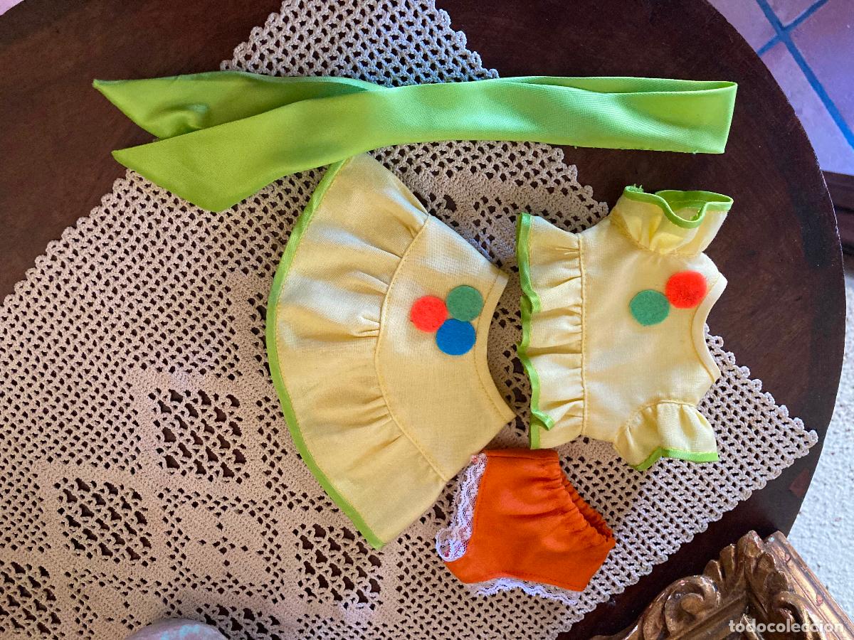 Reproductions Poup&eacute;es Espagnoles: Nancy: Replica conjunto cubana en amarillo