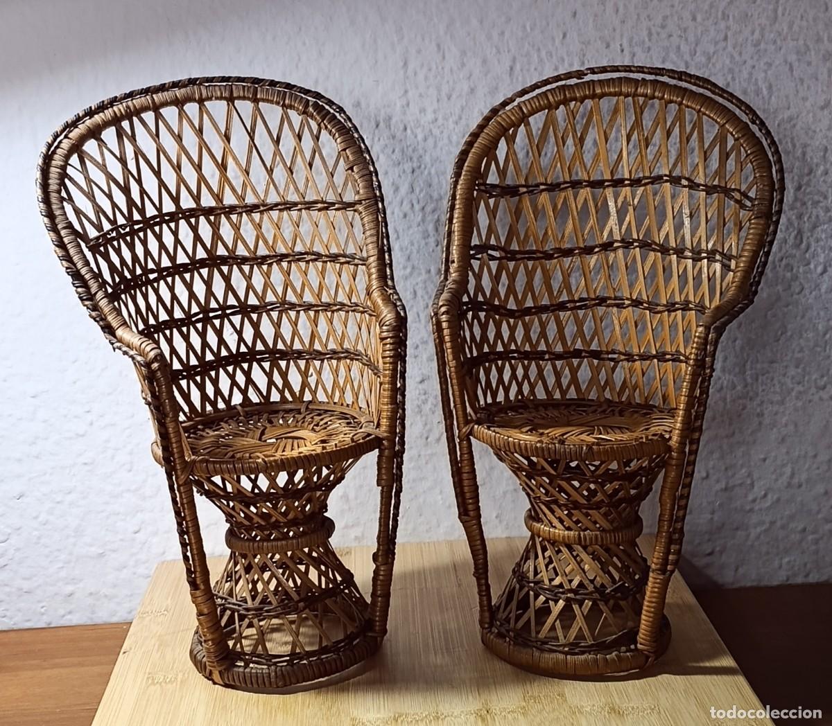 Reproducciones mu&ntilde;ecas espa&ntilde;olas: Par de Sillones en Miniatura de Mimbre Estilo Pavo Real (Peacock Chairs) &ndash; Decoraci&oacute;n Vintage