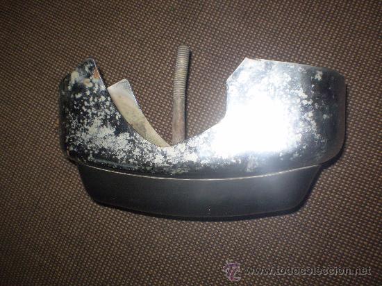 Coches y motocicletas: PIEZA DE PARACHOQUES SEAT. - Foto 2