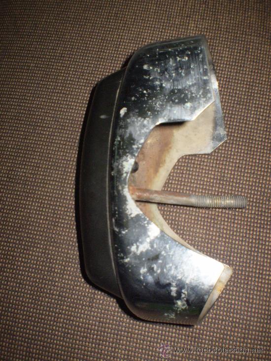 Coches y motocicletas: PIEZA DE PARACHOQUES SEAT. - Foto 3