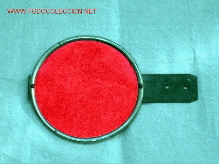Automobili e Motociclette: Se&ntilde;alizaci&oacute;n c&iacute;rculo rojo, di&aacute;metro de 11,5 cms. Original a&ntilde;os 50-60.