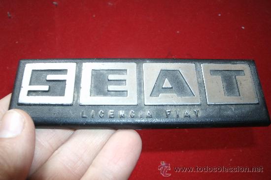 Voitures et Motocyclettes: ANTIGUA PLACA DE COCHE SEAT BAJO LICENCIA FIAT