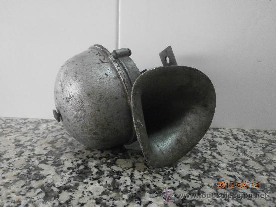 Voitures et Motocyclettes: ANTIGUA BOCINA
