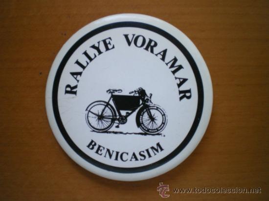 Automobili e Motociclette: CHAPA DE IMPERDIBLE, AGUJA, BADGE RALLYE VORAMAR BENICASIM. A&Ntilde;OS 80