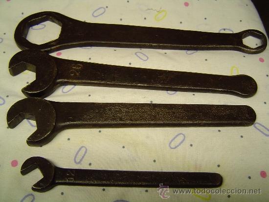 Voitures et Motocyclettes: 4 Llaves antiguas de mecanico de diferentes medidas
