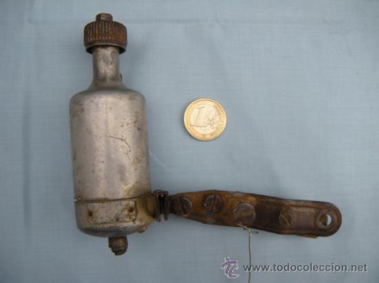 Coches y Motocicletas: ANTIGUO ADINAMO DE BICICLETA.