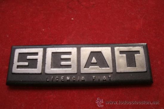Voitures et Motocyclettes: ANTIGUO ANAGRAMA DE SEAT CON LICENCIA FIAT