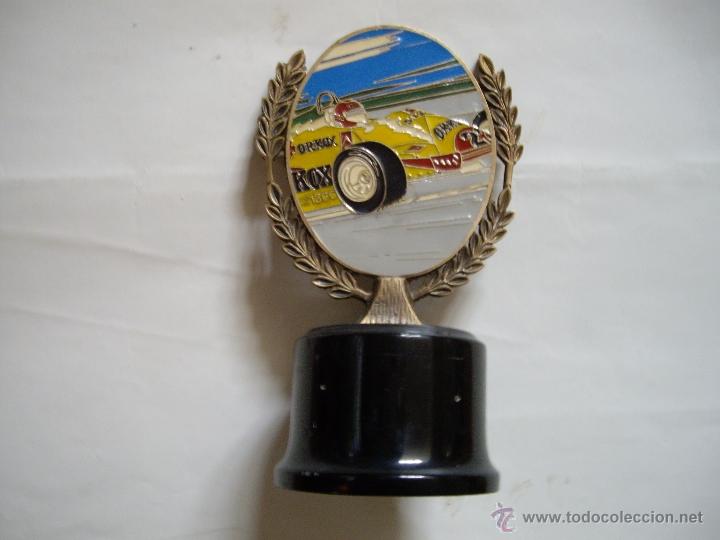 Coches y motocicletas: MASCOTA TROFEO EMBLEMA - Foto 1
