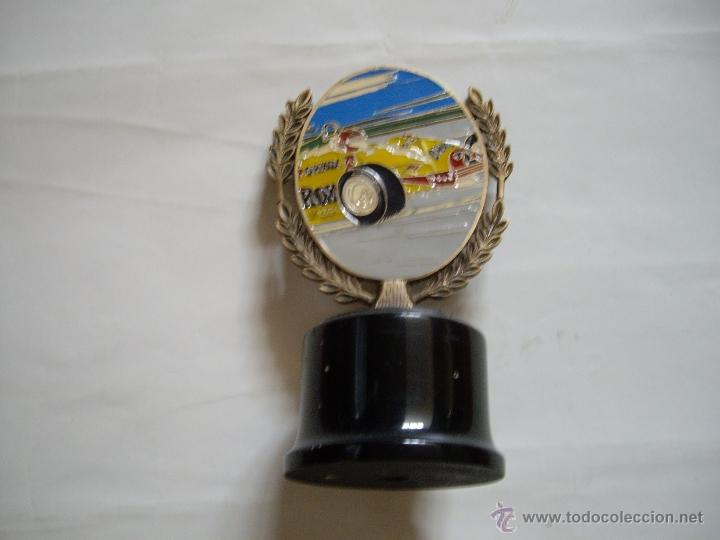 Coches y motocicletas: MASCOTA TROFEO EMBLEMA - Foto 2