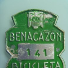 Coches y Motocicletas: PLACA DE BICICLETA DE 1969 . BENACAZON ( SEVILLA ) . CON AGUILA DE SAN JUAN, FRANCO. Lote 54386117