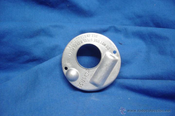 Autos und Motorr&auml;der: - ANTIGUO REPUESTO DE MOTOCICLETA COLIBR&Iacute;? - TAPA DE ALUMINIO