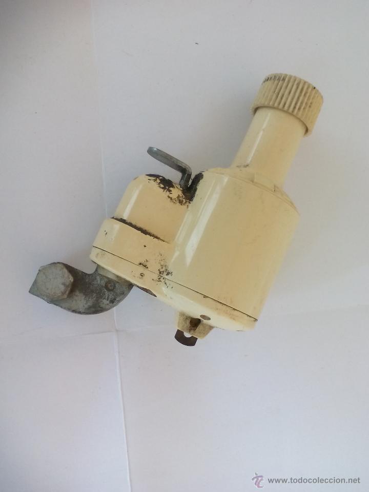 Autos und Motorr&auml;der: Antigua dinamo marca souzbitez 6 v, 3 w, Made in France. Dynamo para bicleta o moto..