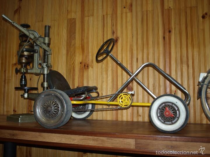 Autos und Motorr&auml;der: coche de pedales.................SE ESCUCHA OFERTAS